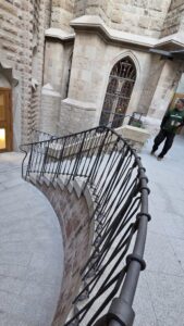 サグラダ ファミリア　エンリック制作フェンス　